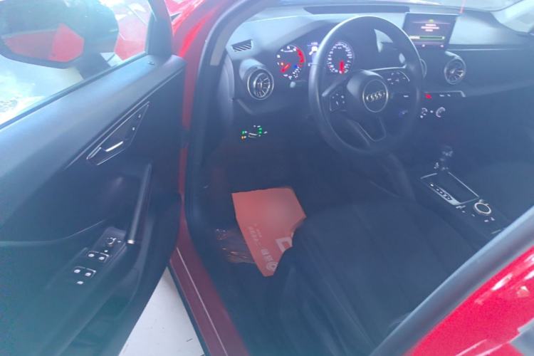 Used Audi Q2L 2018 35 TFSI Launch Exclusive Edition China VI Driver Seat