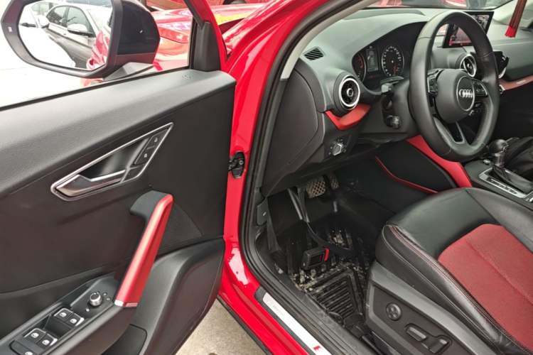 Used Audi Q2L 2018 35 TFSI Fashion Dynamic Version China V Emission Standard Driver Seat