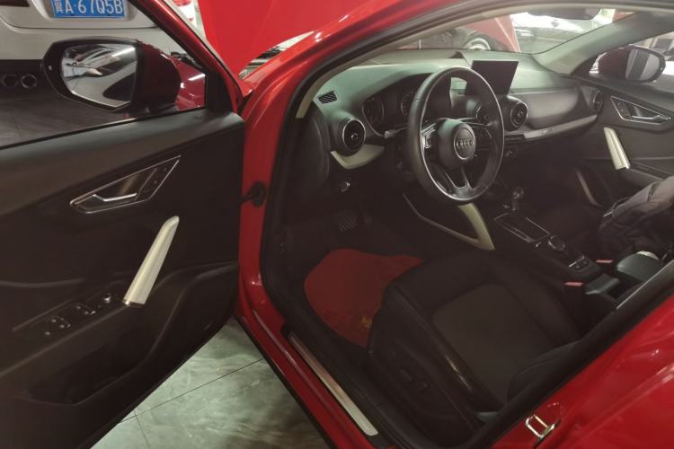 Used Audi Q2L 2018 35 TFSI Fashionable & Elegant Version China VI Emission Standard Driver Seat