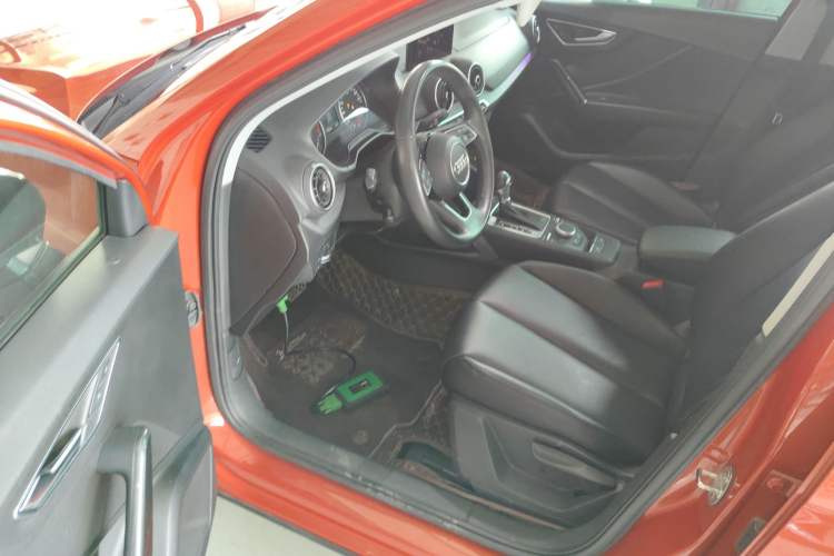 Used Audi Q2L 2018 35 TFSI Launch Exclusive Edition China VI Driver Seat