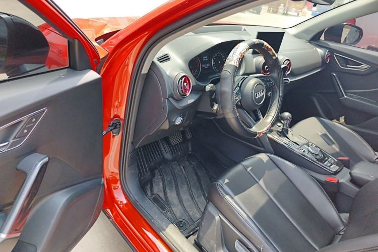 Used Audi Q2L 2018 35 TFSI Launch Exclusive Edition China VI Driver Seat