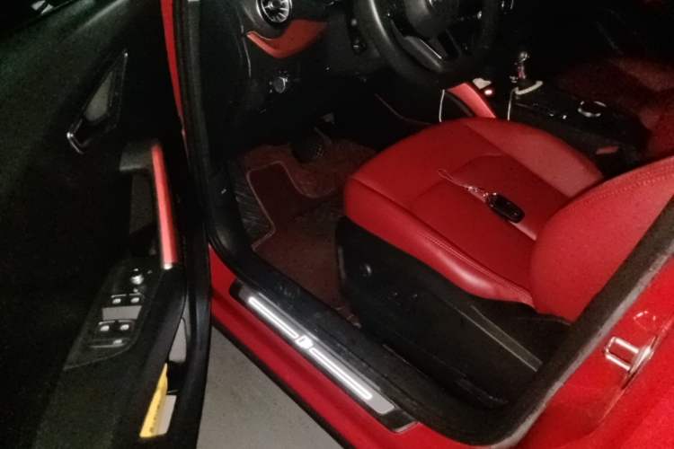 Used Audi Q2L 2018 35 TFSI Fashion Dynamic Version China VI Emission Standard Driver Seat