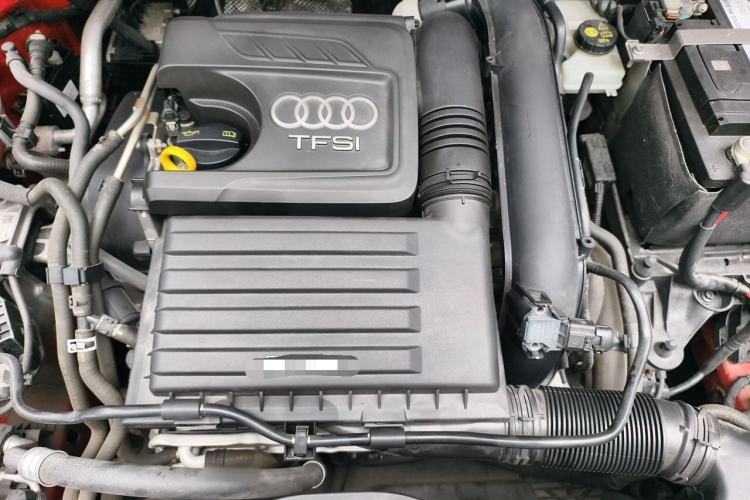 Used Audi Q2L 2018 35 TFSI Fashionable & Elegant Version China VI Emission Standard Engine Bay