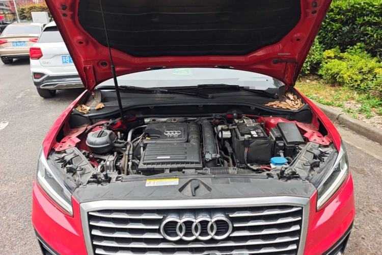 Used Audi Q2L 2018 35 TFSI Fashion Elegant Version China V Engine Bay