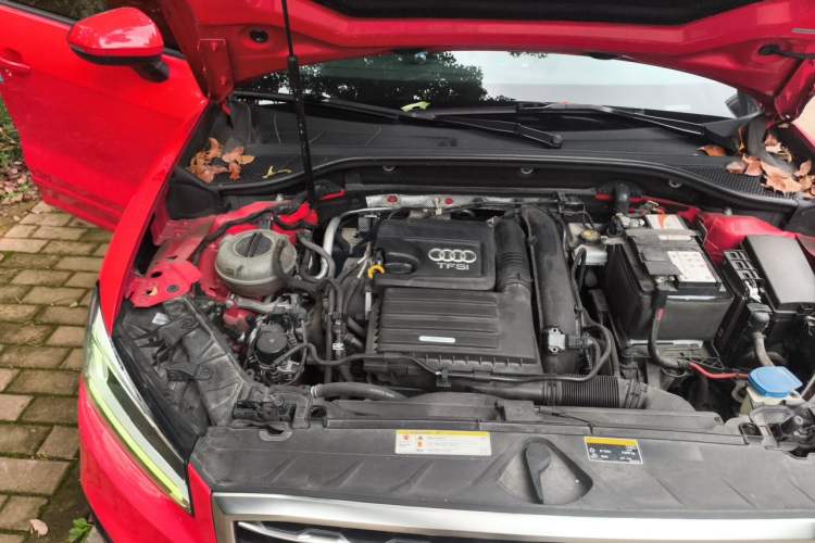Used Audi Q2L 2018 35 TFSI Fashionable & Elegant Version China VI Emission Standard Engine Bay Right