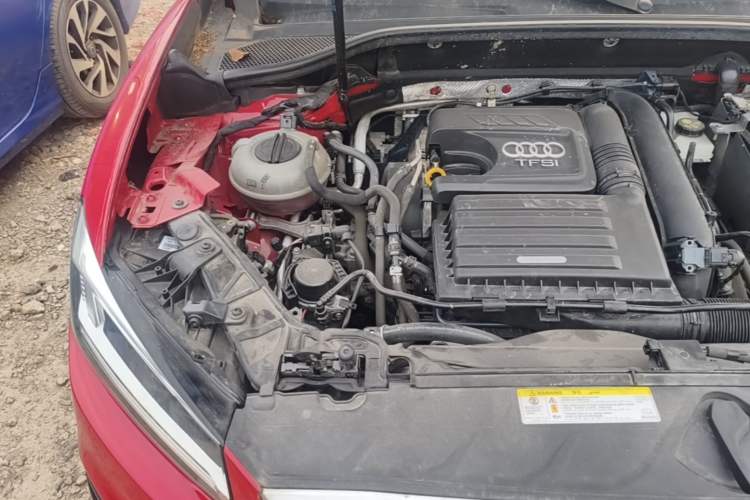 Used Audi Q2L 2018 35 TFSI Fashionable & Elegant Version China VI Emission Standard Engine Bay Right