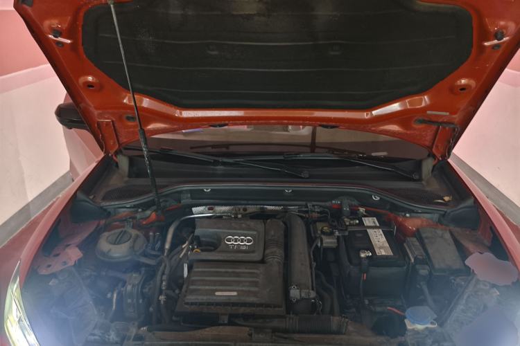 Used Audi Q2L 2018 35 TFSI Fashion Dynamic Version China VI Emission Standard Engine Bay
