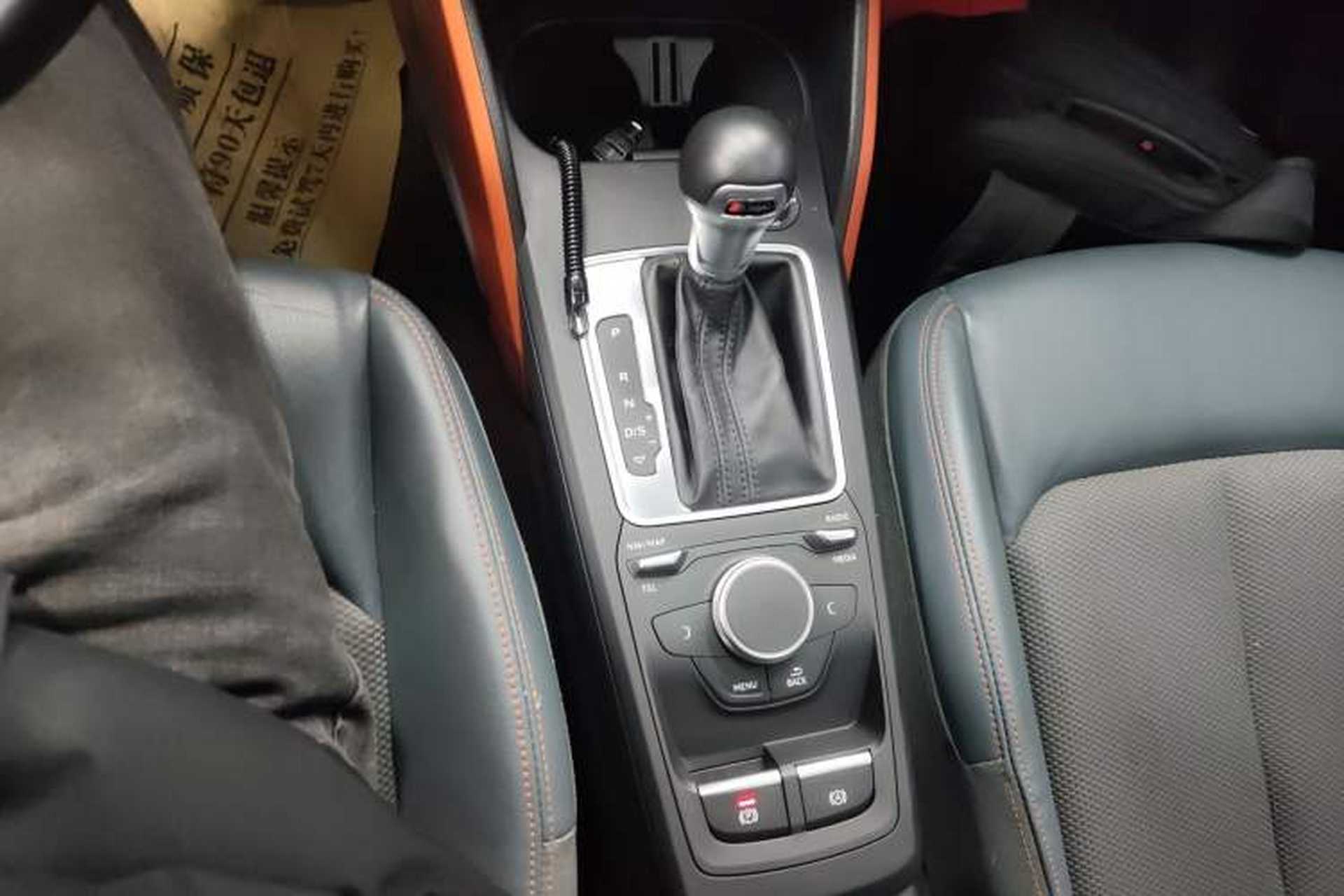 Used Audi Q2L 2018 35 TFSI Fashionable & Elegant Version China VI Emission Standard Gear Lever
