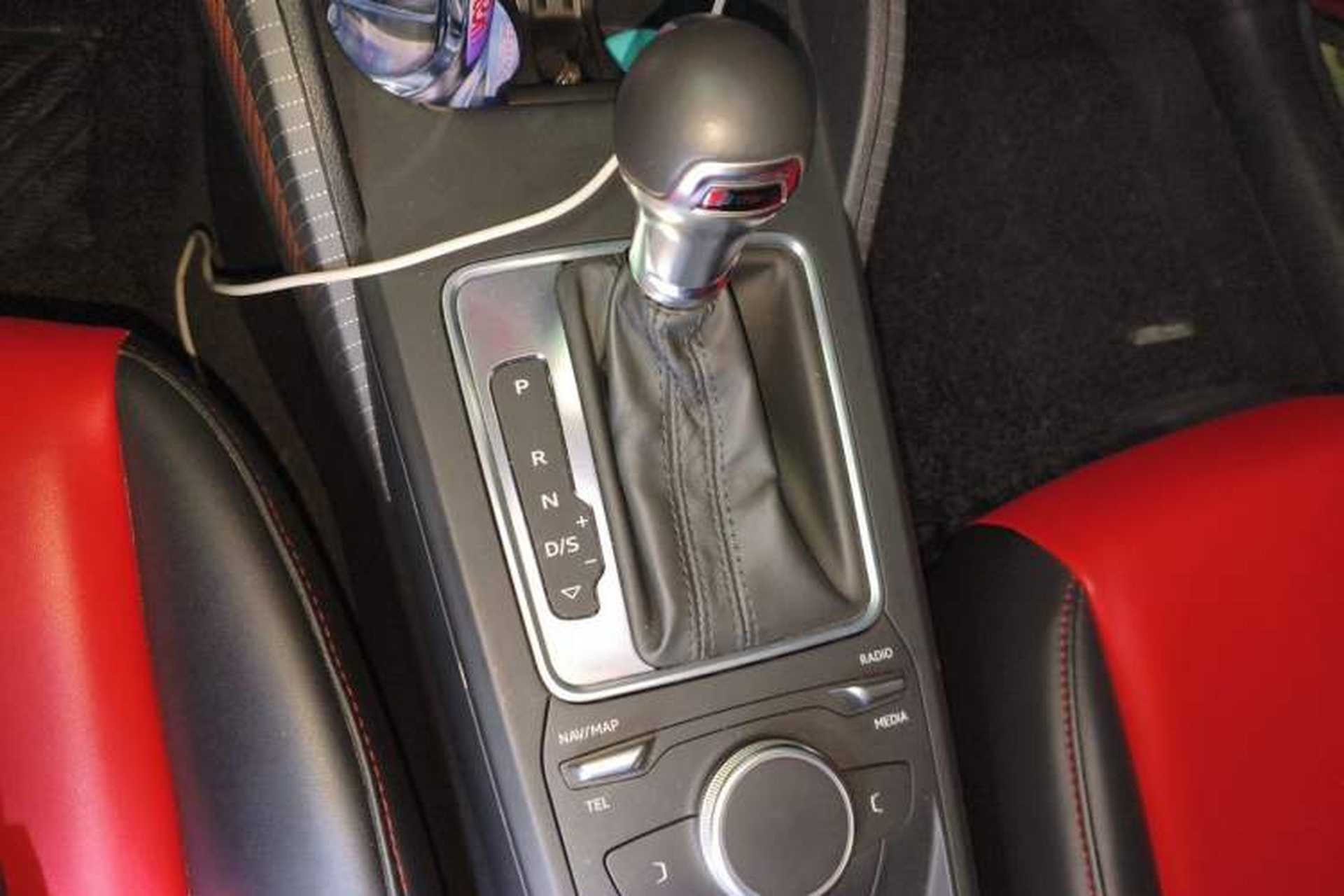 Used Audi Q2L 2018 35 TFSI Launch Exclusive Edition China VI Gear Lever