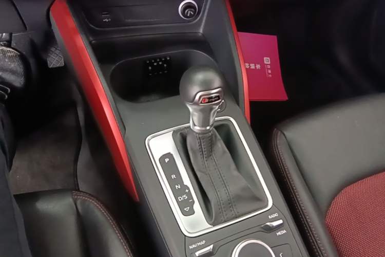 Used Audi Q2L 2018 35 TFSI Launch Exclusive Edition China V Gear Lever