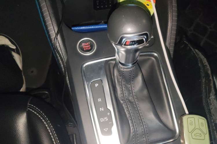Used Audi Q2L 2018 35 TFSI Advanced Dynamic Version China V Gear Lever