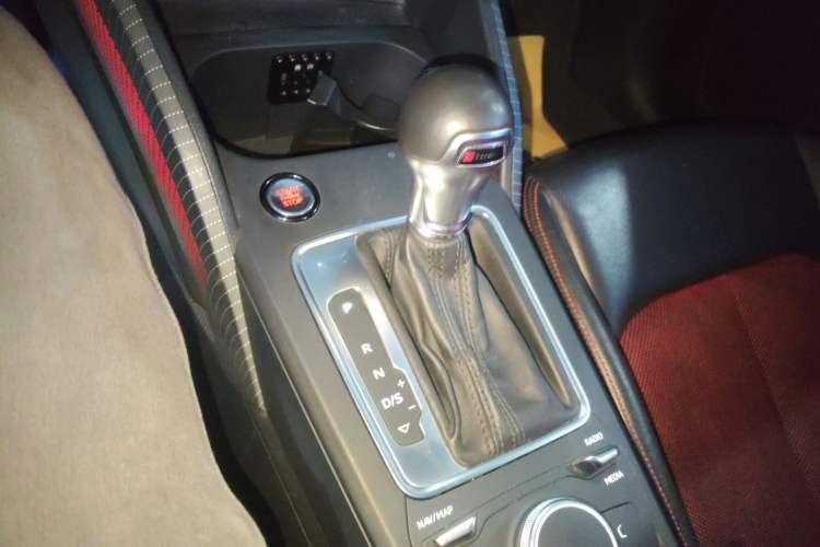 Used Audi Q2L 2018 35 TFSI Fashion Dynamic Version China V Emission Standard Gear Lever