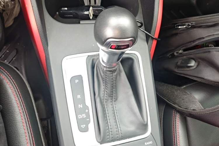 Used Audi Q2L 2018 35 TFSI Fashion Dynamic Version China V Emission Standard Gear Lever