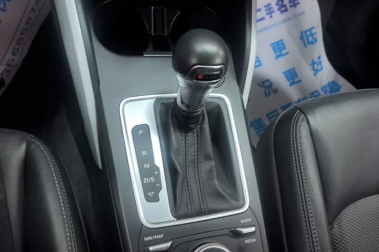 Used Audi Q2L 2018 35 TFSI Fashion Elegant Version China V Gear Lever