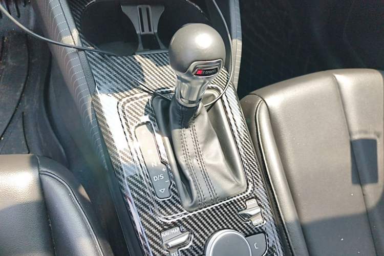 Used Audi Q2L 2018 35 TFSI Launch Exclusive Edition China VI Gear Lever