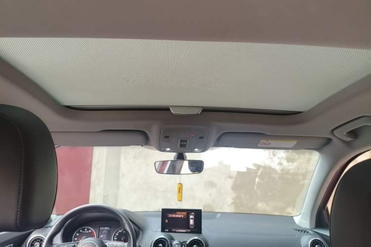 Used Audi Q2L 2018 35 TFSI Fashionable & Elegant Version China VI Emission Standard Headliner