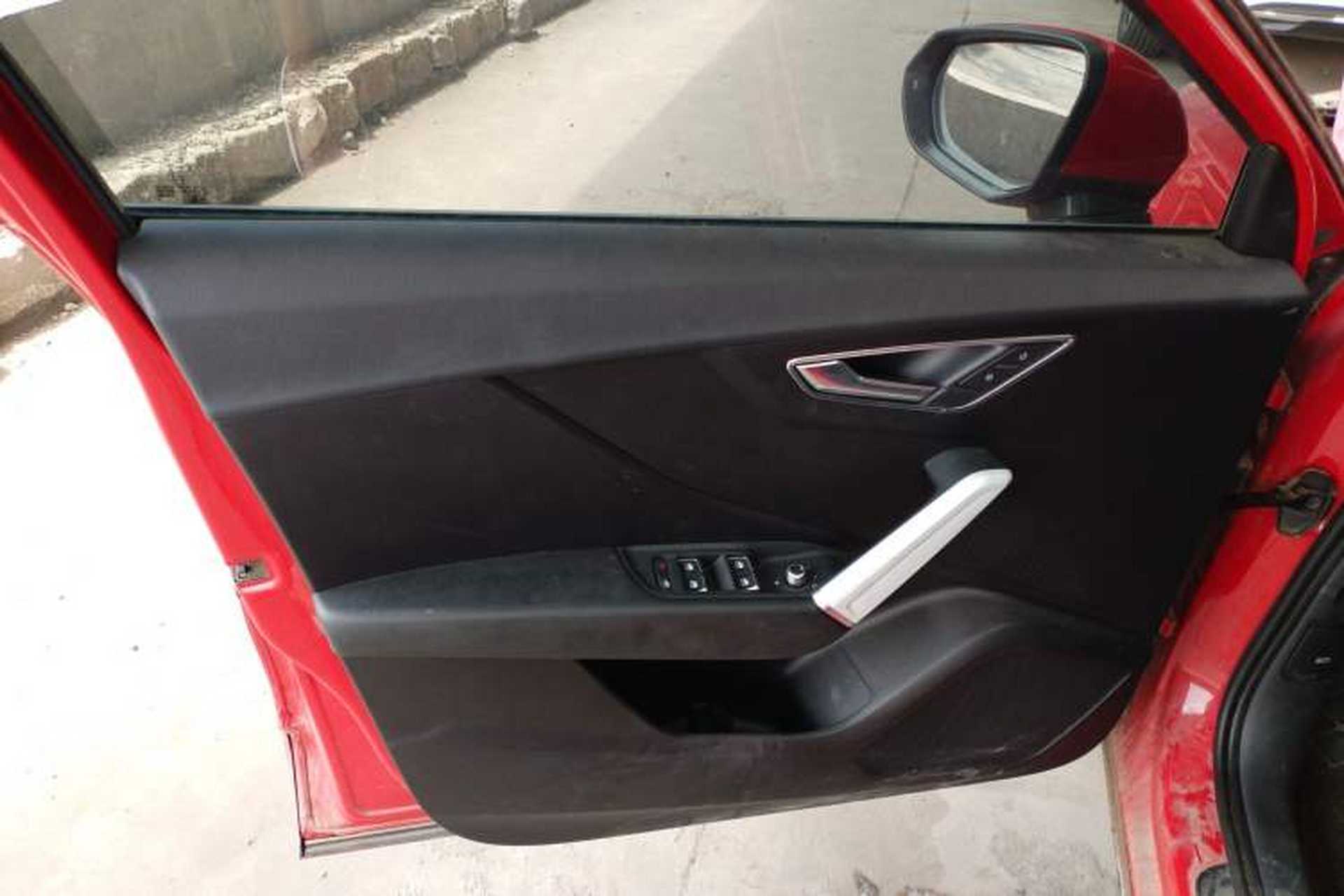 Used Audi Q2L 2018 35 TFSI Fashionable & Elegant Version China VI Emission Standard Left Front Door Interior