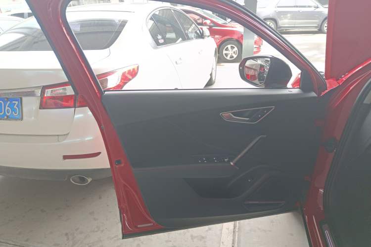 Used Audi Q2L 2018 35 TFSI Fashion Dynamic Version China V Emission Standard Left Front Door Interior