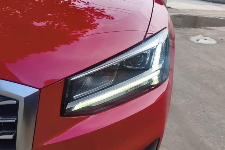 Used Audi Q2L 2018 35 TFSI Fashionable & Elegant Version China VI Emission Standard Left Front Headlight
