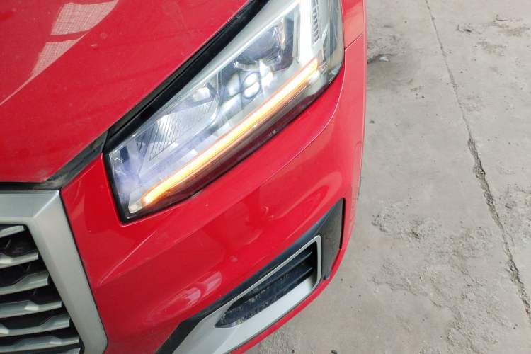 Used Audi Q2L 2018 35 TFSI Fashionable & Elegant Version China VI Emission Standard Left Front Headlight