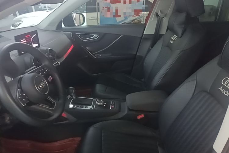 Used Audi Q2L 2018 35 TFSI Launch Exclusive Edition China VI Left Front Seat