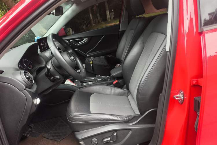 Used Audi Q2L 2018 35 TFSI Fashionable & Elegant Version China VI Emission Standard Left Front Seat