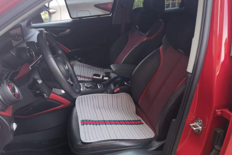 Used Audi Q2L 2018 35 TFSI Fashion Dynamic Version China VI Emission Standard Left Front Seat