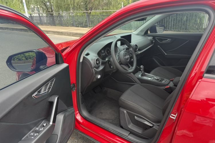 Used Audi Q2L 2018 35 TFSI Launch Exclusive Edition China V Left Front Seat