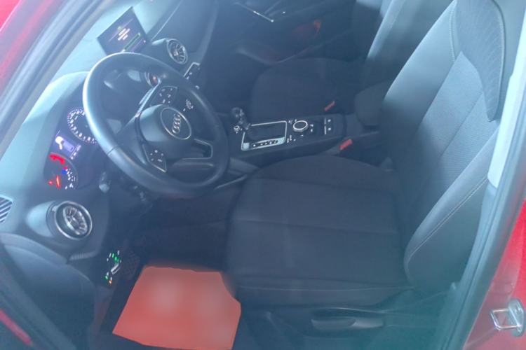 Used Audi Q2L 2018 35 TFSI Launch Exclusive Edition China VI Left Front Seat