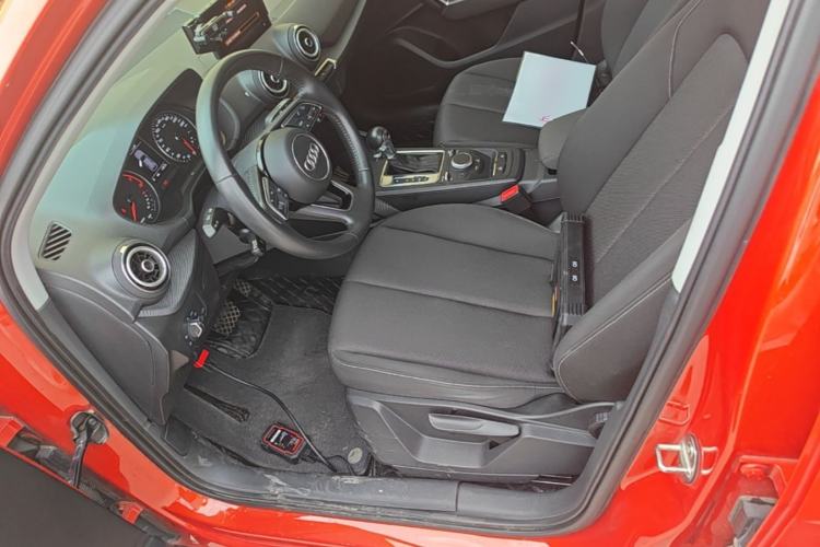 Used Audi Q2L 2018 35 TFSI Launch Exclusive Edition China V Left Front Seat