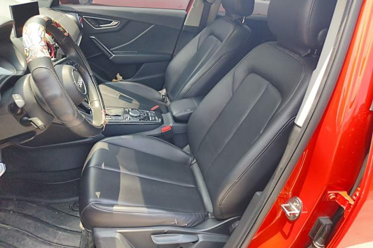 Used Audi Q2L 2018 35 TFSI Launch Exclusive Edition China VI Left Front Seat