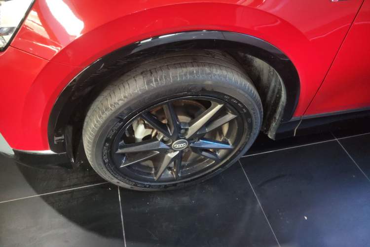 Used Audi Q2L 2018 35 TFSI Fashion Dynamic Version China V Emission Standard Left Front Wheel Hub