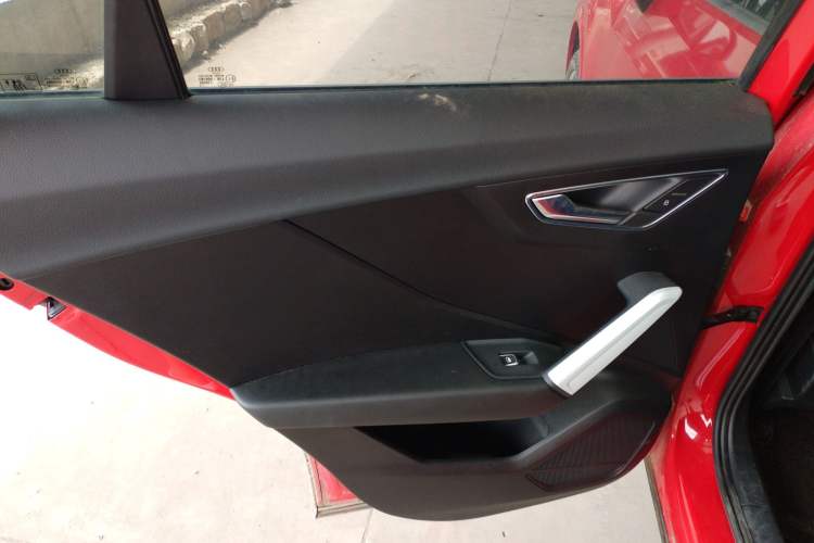 Used Audi Q2L 2018 35 TFSI Fashionable & Elegant Version China VI Emission Standard Left Rear Door Interior