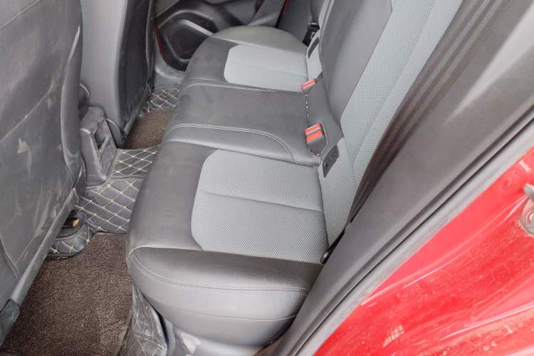 Used Audi Q2L 2018 35 TFSI Fashionable & Elegant Version China VI Emission Standard Left Rear Seat