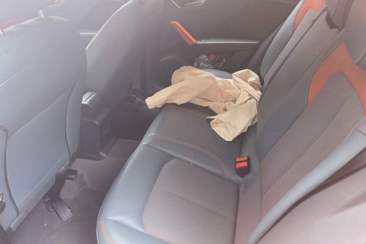 Used Audi Q2L 2018 35 TFSI Fashionable & Elegant Version China VI Emission Standard Left Rear Seat