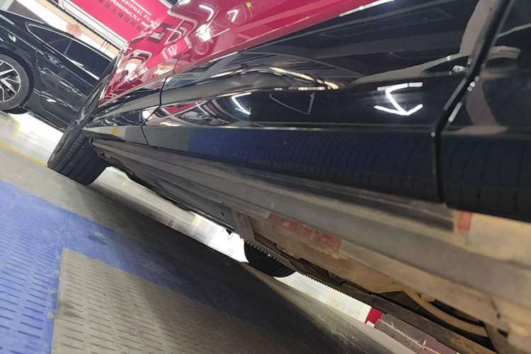 Used Audi Q2L 2018 35 TFSI Fashion Dynamic Version China V Emission Standard Left Side Sill