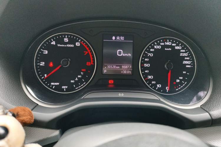Used Audi Q2L 2018 35 TFSI Fashionable & Elegant Version China VI Emission Standard Odometer Close Up