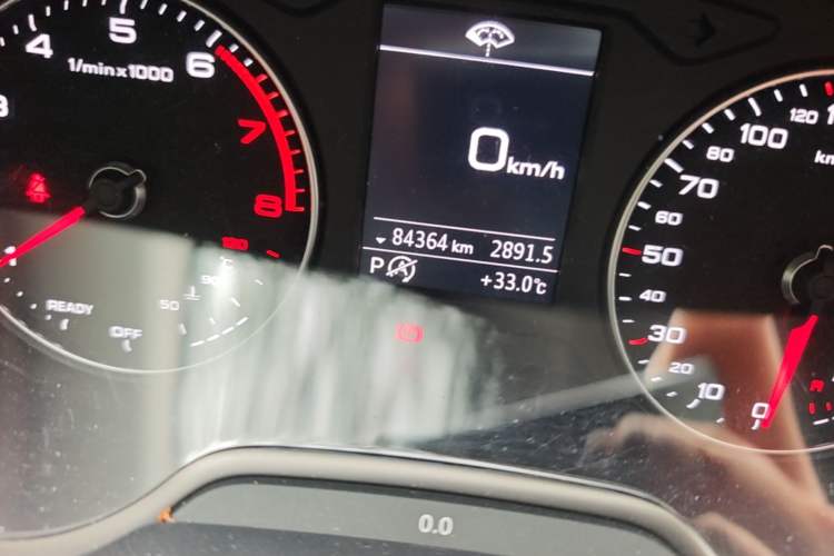 Used Audi Q2L 2018 35 TFSI Fashion Elegant Version China V Odometer Close Up