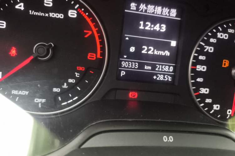 Used Audi Q2L 2018 35 TFSI Fashionable & Elegant Version China VI Emission Standard Odometer Close Up