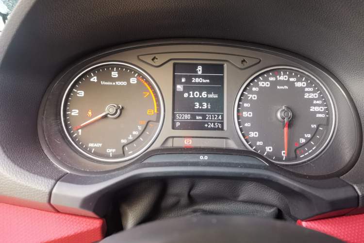 Used Audi Q2L 2018 35 TFSI Fashion Dynamic Version China VI Emission Standard Odometer Close Up