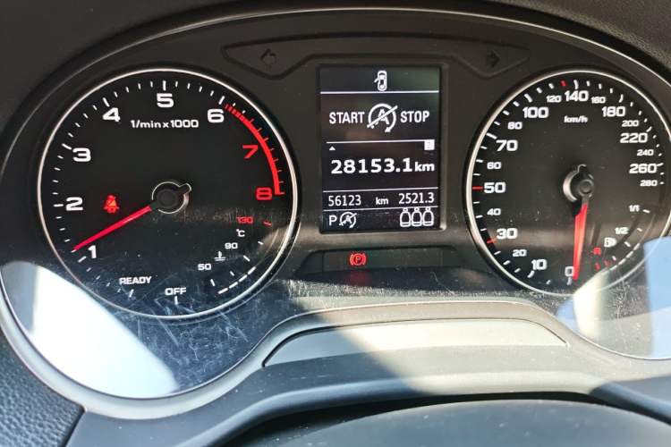 Used Audi Q2L 2018 35 TFSI Fashion Elegant Version China V Odometer Close Up