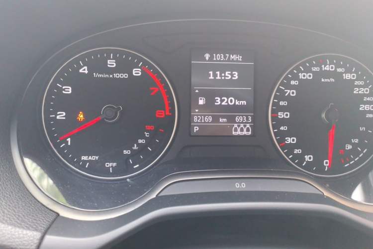 Used Audi Q2L 2018 35 TFSI Fashionable & Elegant Version China VI Emission Standard Odometer Close Up