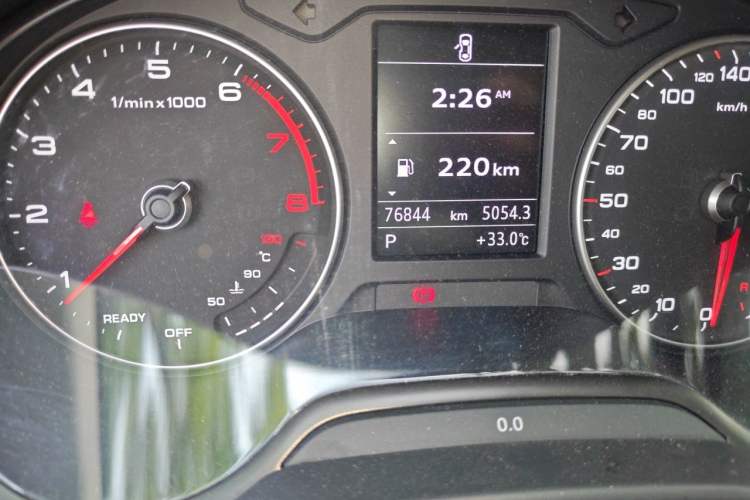 Used Audi Q2L 2018 35 TFSI Launch Exclusive Edition China V Odometer Close Up