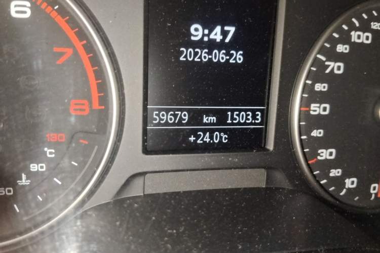 Used Audi Q2L 2018 35 TFSI Fashion Dynamic Version China VI Emission Standard Odometer Close Up
