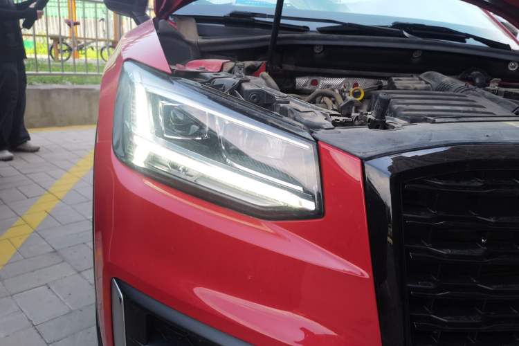 Used Audi Q2L 2018 35 TFSI Fashion Dynamic Version China VI Emission Standard Right Front Headlight