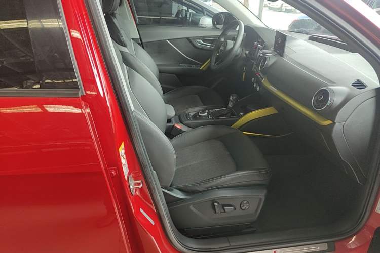 Used Audi Q2L 2018 35 TFSI Fashion Dynamic Version China V Emission Standard Right Front Seat