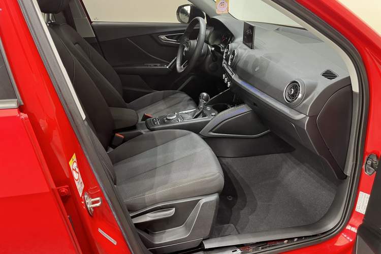 Used Audi Q2L 2018 35 TFSI Launch Exclusive Edition China VI Right Front Seat