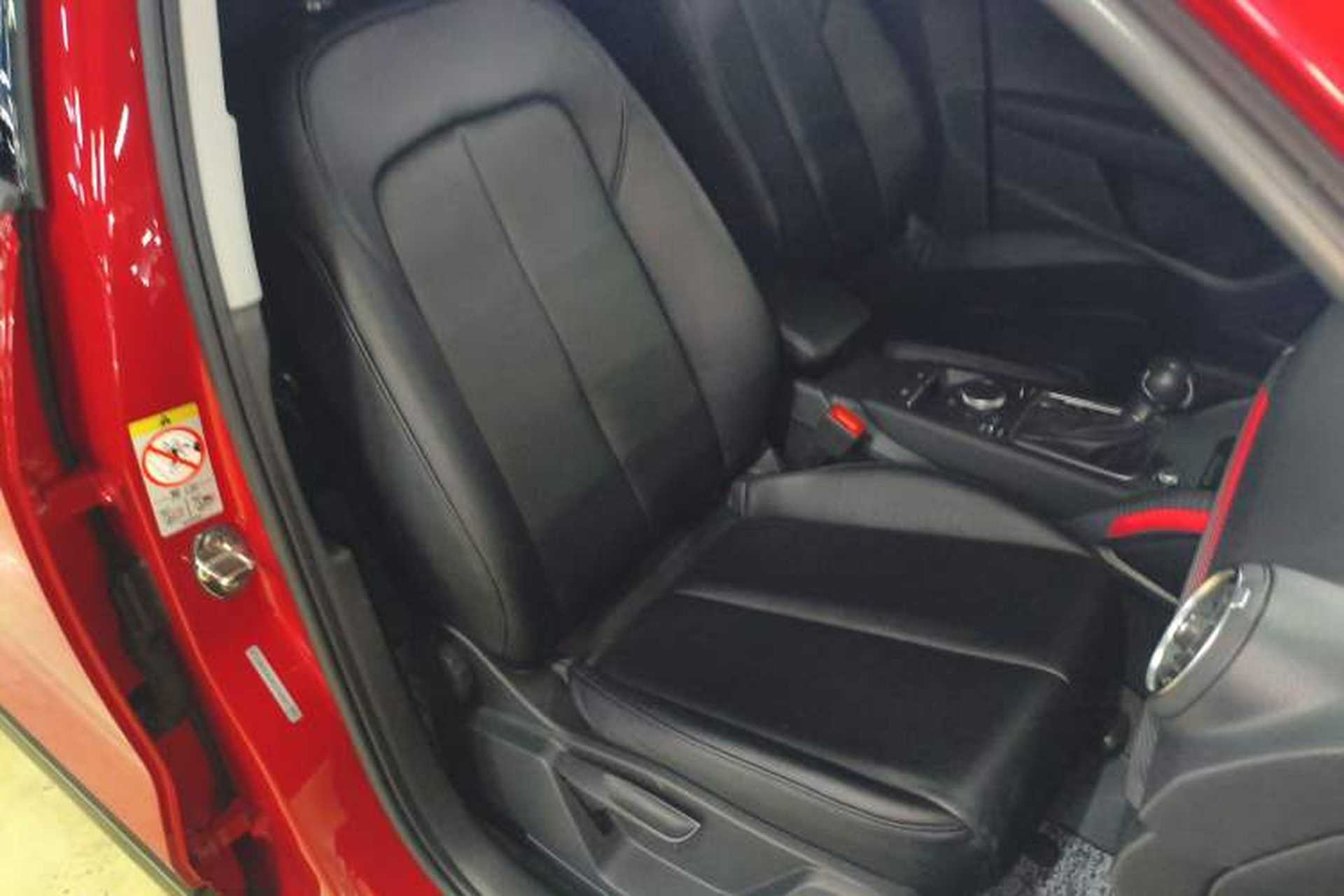 Used Audi Q2L 2018 35 TFSI Launch Exclusive Edition China VI Right Front Seat