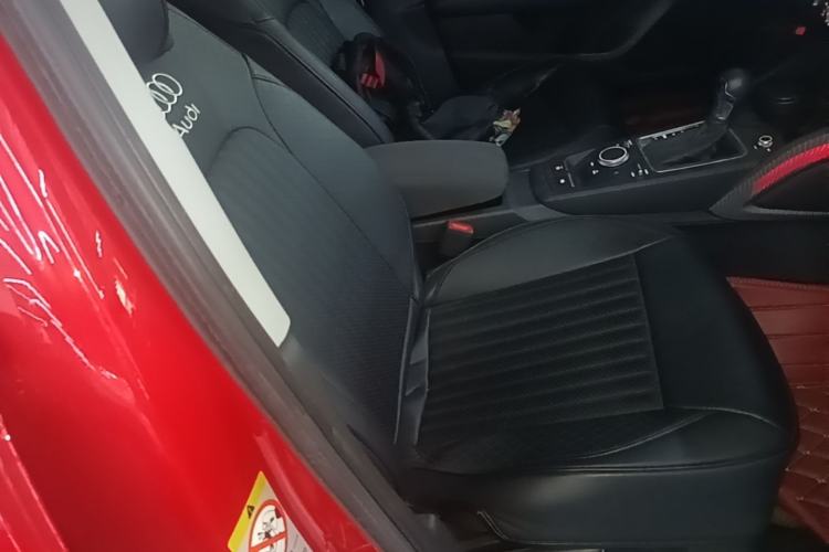 Used Audi Q2L 2018 35 TFSI Launch Exclusive Edition China VI Right Front Seat