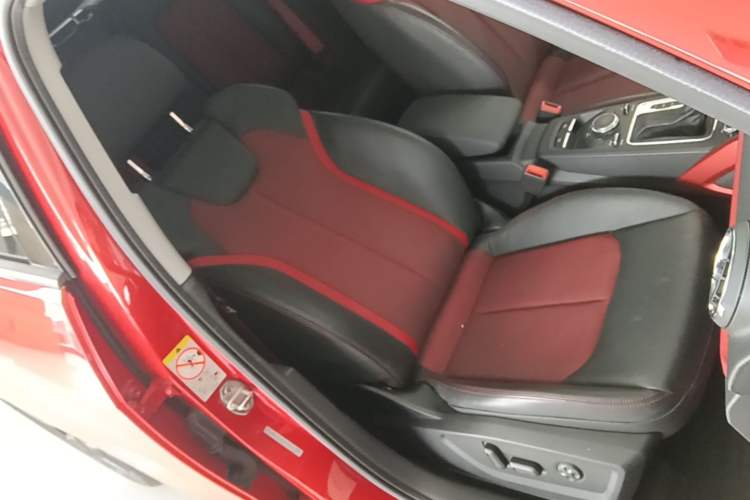 Used Audi Q2L 2018 35 TFSI Launch Exclusive Edition China V Right Front Seat